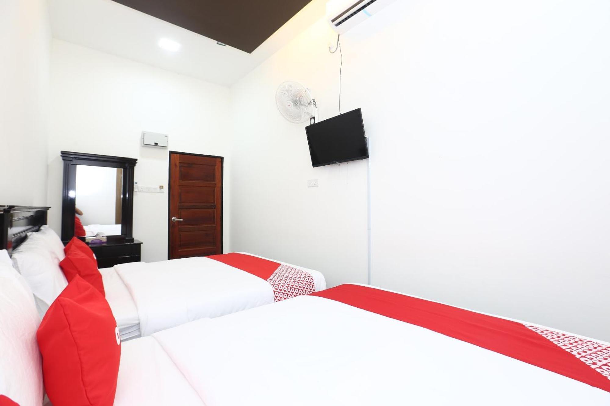 Super Oyo 89678 Ady Hotel كُوالا تيرينغانو المظهر الخارجي الصورة