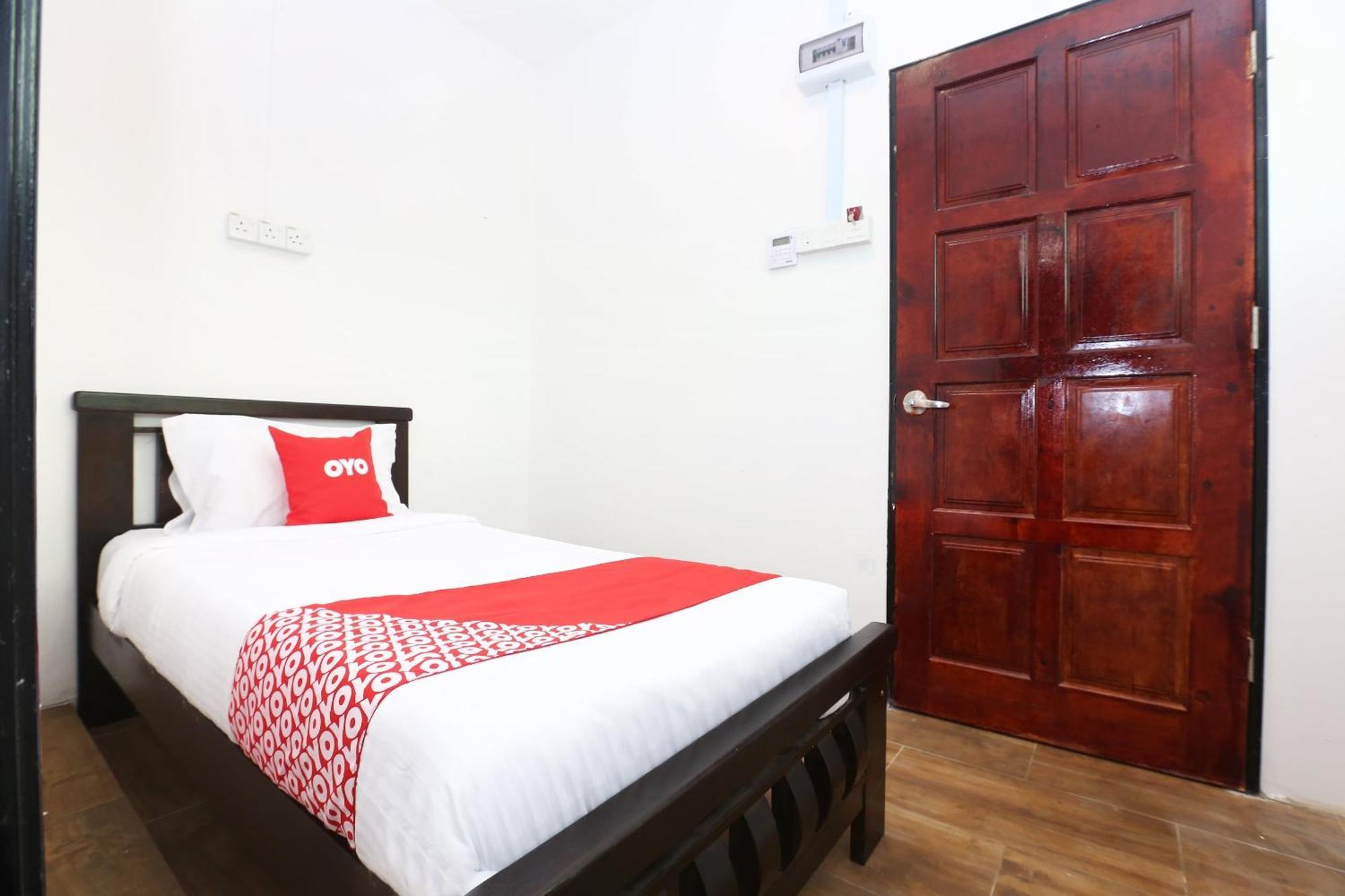 Super Oyo 89678 Ady Hotel كُوالا تيرينغانو المظهر الخارجي الصورة